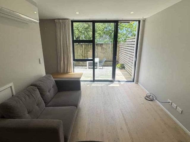 Townhouse for rent in Owhata, Oroua County