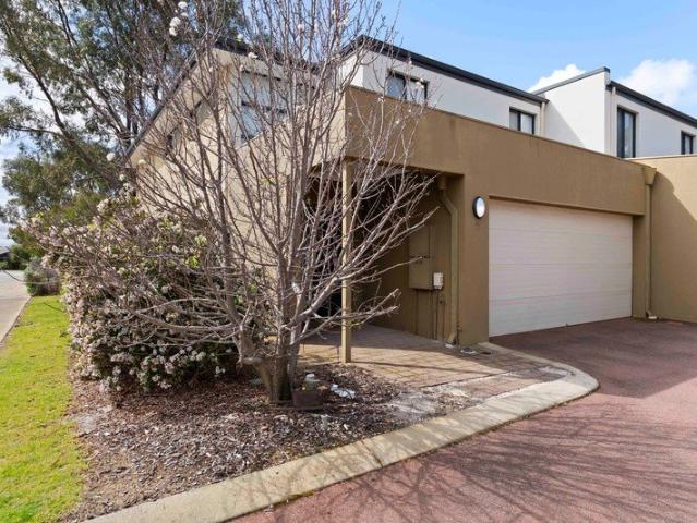 Townhouse for sale in Baldivis, Western Australia