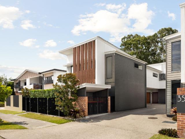 Townhouse for sale in Toombul, Queensland