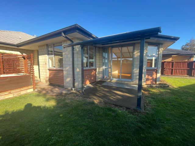House for rent in Chaslands, Canterbury