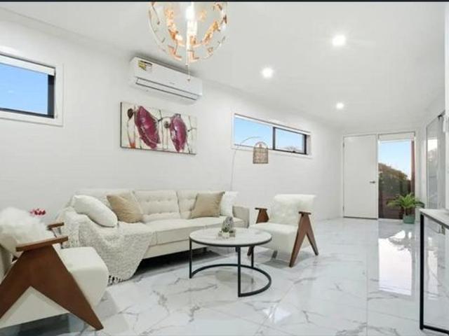 Townhouse for rent in Endeavour Hills, Melbourne