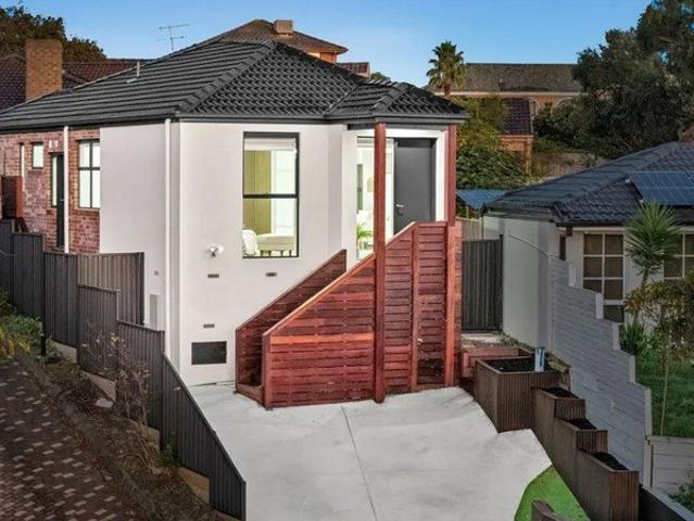 Townhouse for rent in Endeavour Hills, Melbourne