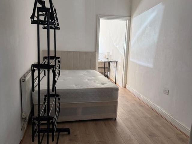 Studio for rent in Little Ilford, Greater London
