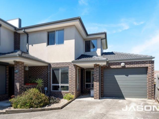 Townhouse for sale in Gladstone Park, Melbourne
