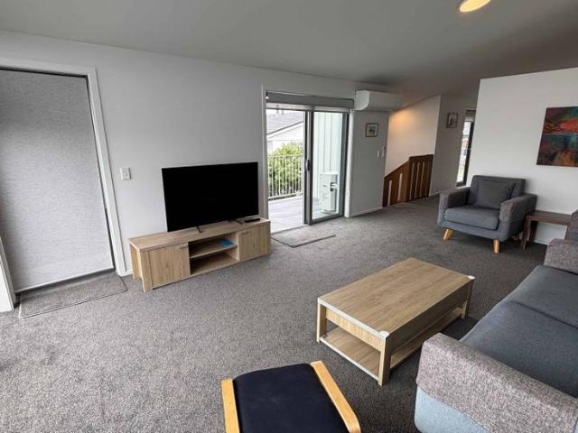 Apartment for rent in Chaslands, Canterbury