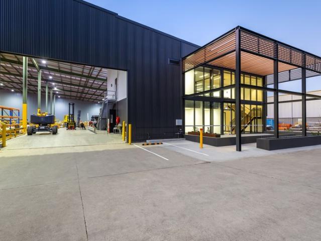 Warehouse for rent in Toombul, Queensland