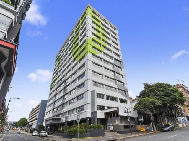Office for rent in Toombul, Queensland