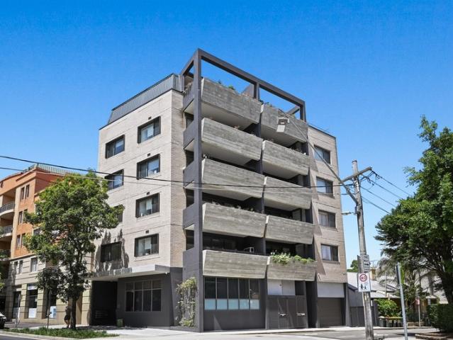 Retail for rent in Sydney, New South Wales