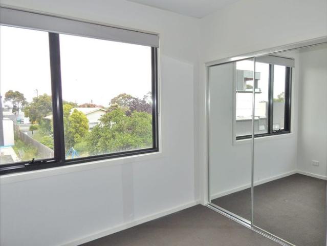 Townhouse for rent in Camerons Creek, Victoria