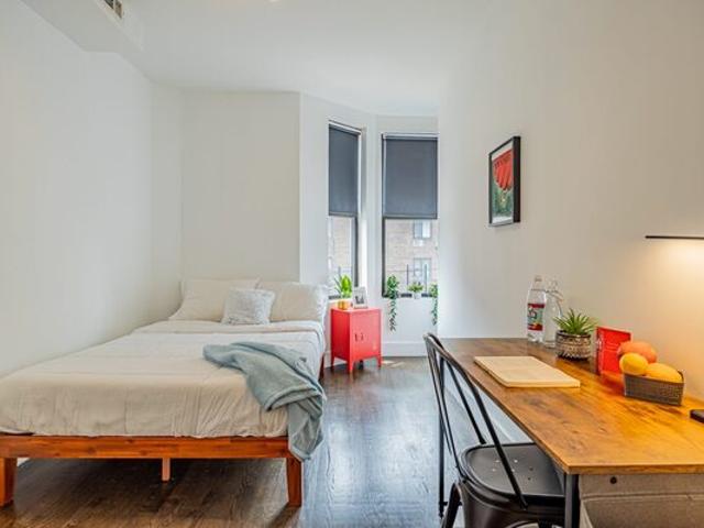 Room for rent in Arverne, New York
