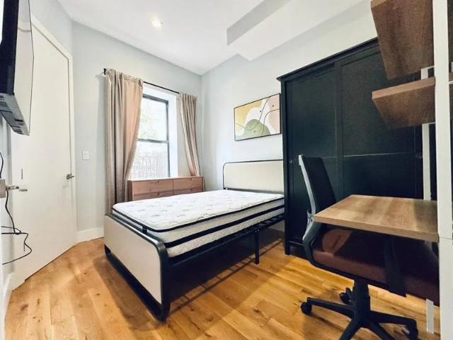 Room for rent in Arverne, New York