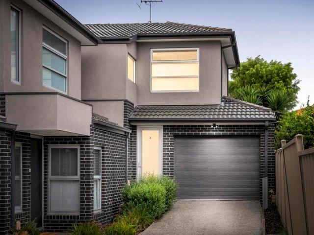Townhouse for sale in Camerons Creek, Victoria