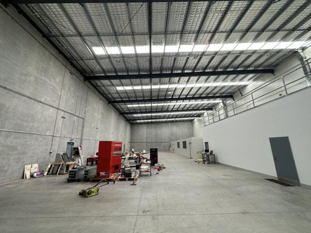 Warehouse for rent in Toombul, Queensland