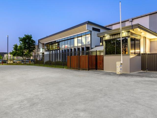 Warehouse for rent in Toombul, Queensland