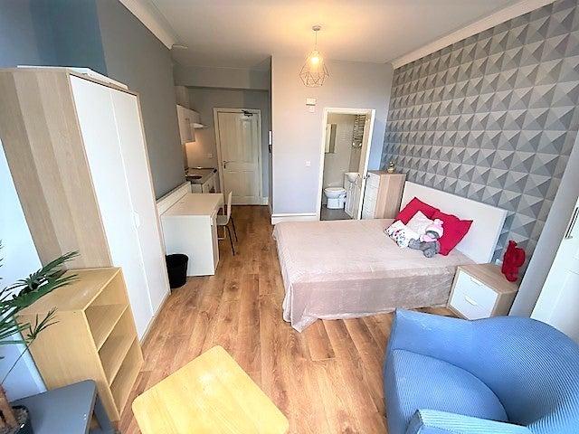 Studio for rent in Birmingham, West Midlands