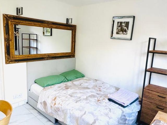 Studio for rent in West Kensington, Greater London