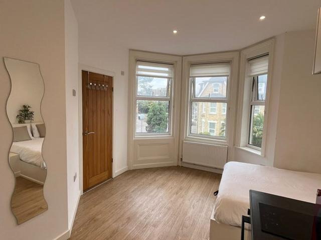 Studio for rent in West Cliff, Bournemouth