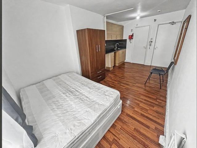 Studio for rent in Camberwell, Greater London