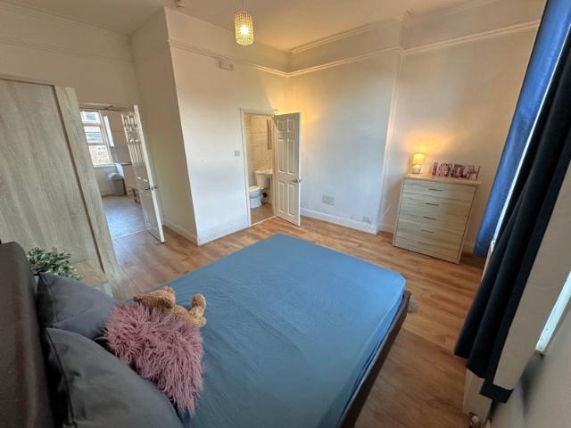 Studio for rent in West Midlands