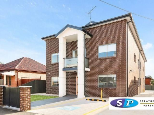 Granny Flat for rent in Campsie, Sydney