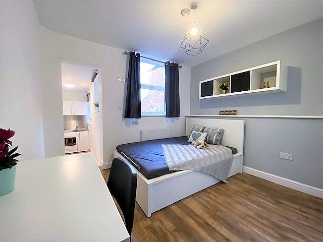 Studio for rent in Balsall Heath, West Midlands