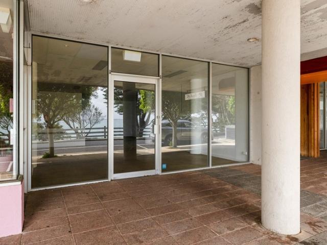 Retail for rent in Cowes, Victoria