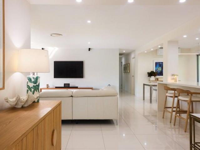 House for sale in Isle Of Capri, Queensland