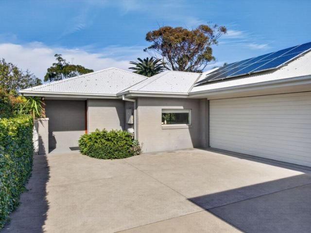 Villa for sale in Long Jetty, New South Wales