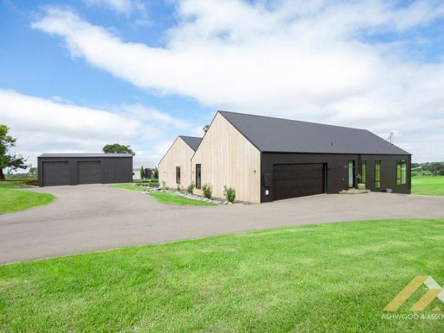 House for sale in Wy Yung, Victoria