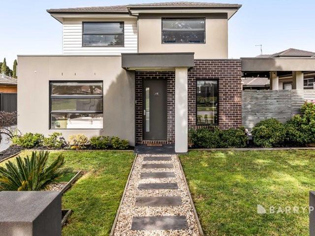 Townhouse for sale in Camerons Creek, Victoria