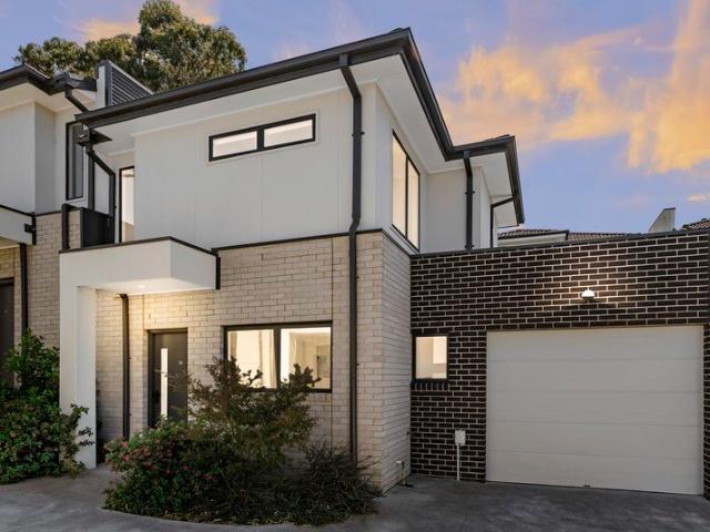 Townhouse for sale in South Morang, Melbourne
