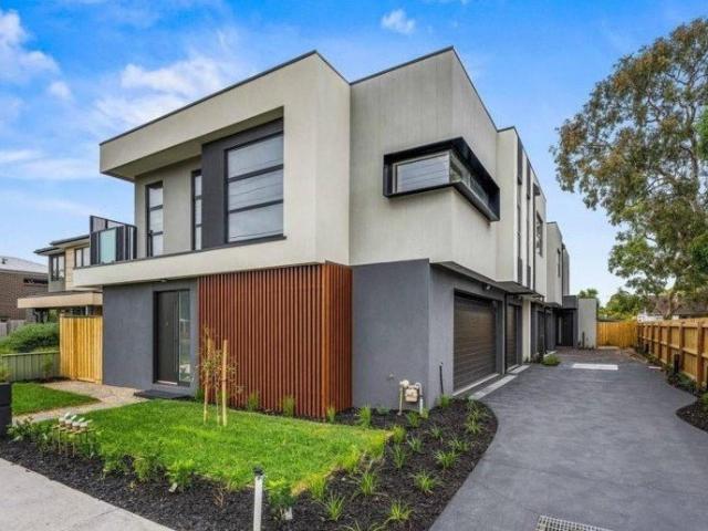 Townhouse for sale in Camerons Creek, Victoria