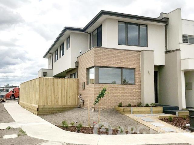 Townhouse for rent in Camerons Creek, Victoria