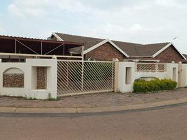 House for sale in Waterkloof, Gauteng