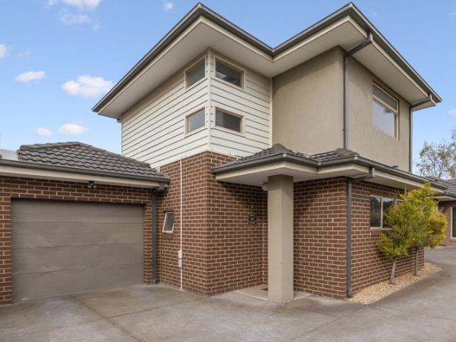 Townhouse for sale in Camerons Creek, Victoria