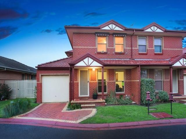 Townhouse for rent in Hughesdale, Melbourne