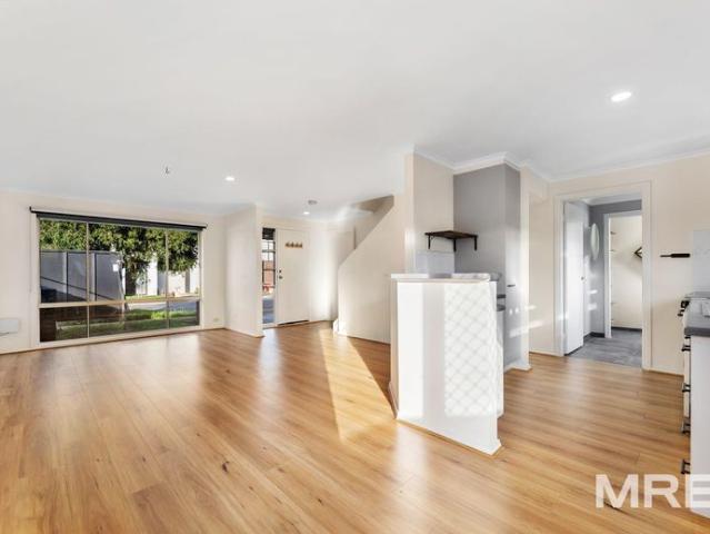 Townhouse for rent in Camerons Creek, Victoria
