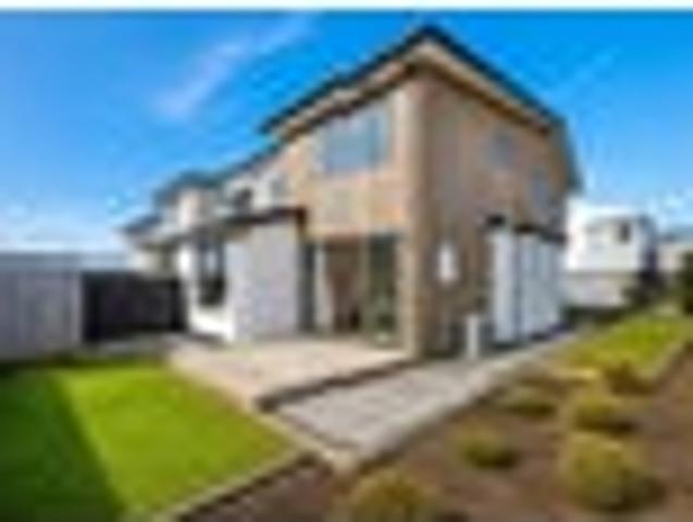 Townhouse for sale in Whangaparaoa
