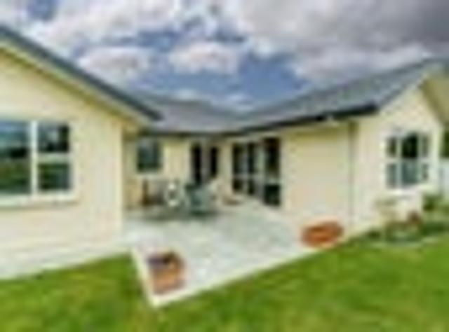 House for sale in Otakou