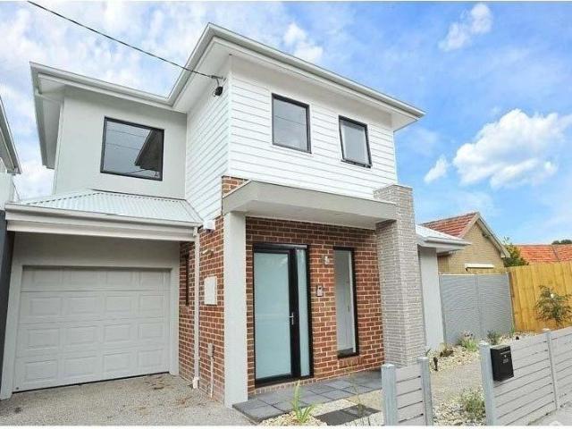 Townhouse for rent in Camerons Creek, Victoria