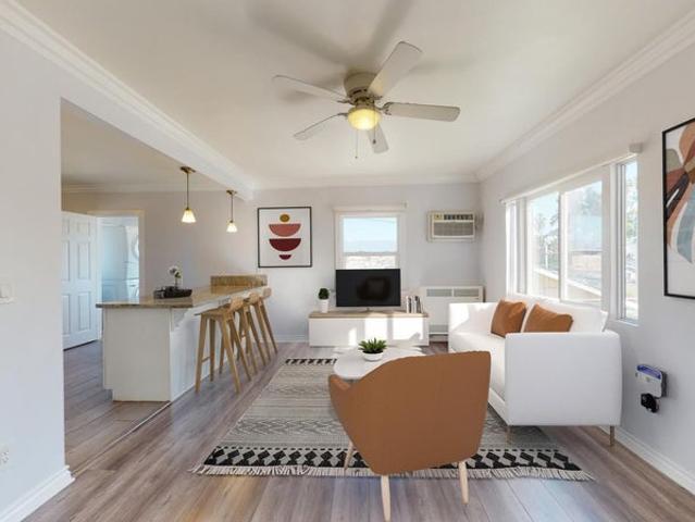 Room for rent in Canoga Park, California