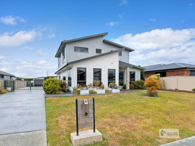 House for sale in Wynyard, Tasmania