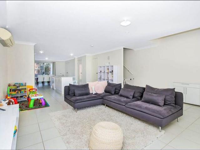 Townhouse for rent in Sydney, New South Wales