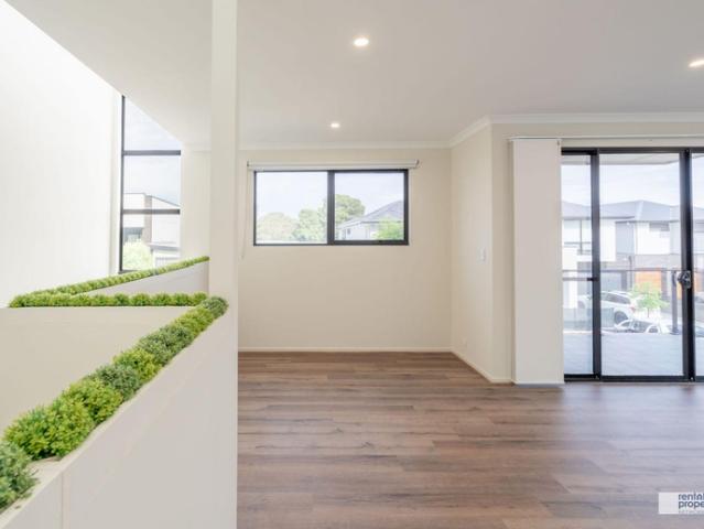 Townhouse for rent in Lightsview, Adelaide