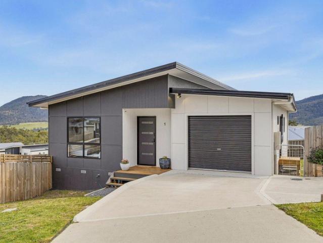 House for sale in Olive Grove Estate, Hobart