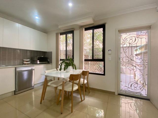 Townhouse for rent in Sydney, New South Wales