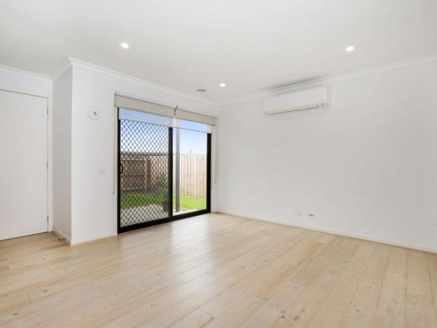 Townhouse for rent in Camerons Creek, Victoria