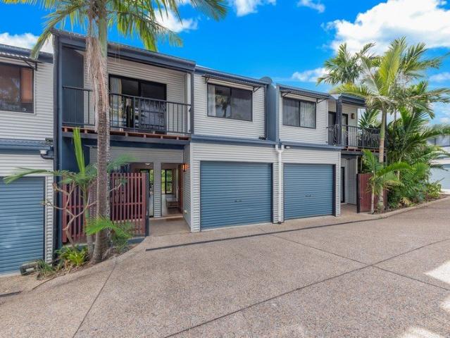 Townhouse for rent in Cannonvale, Queensland