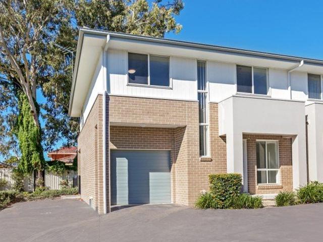 Townhouse for rent in Sydney, New South Wales