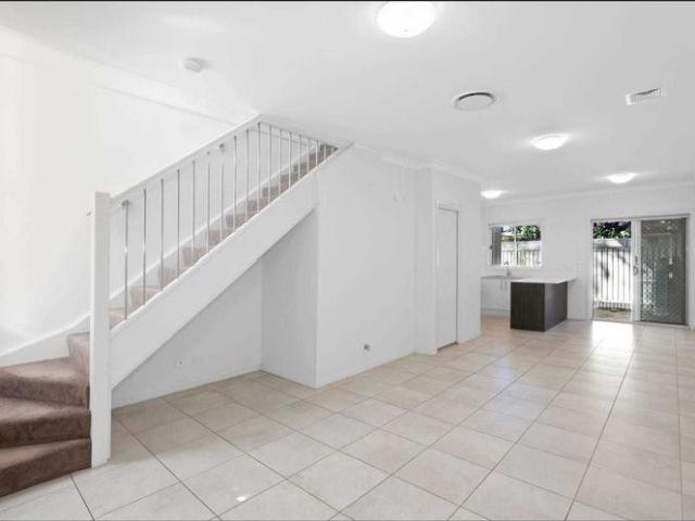 Townhouse for rent in Sydney, New South Wales